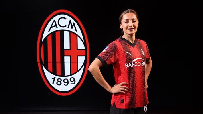 NADIA NADIM JOINS AC MILAN